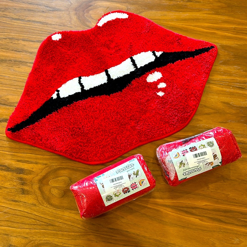 2 PC Red Bath Rugs